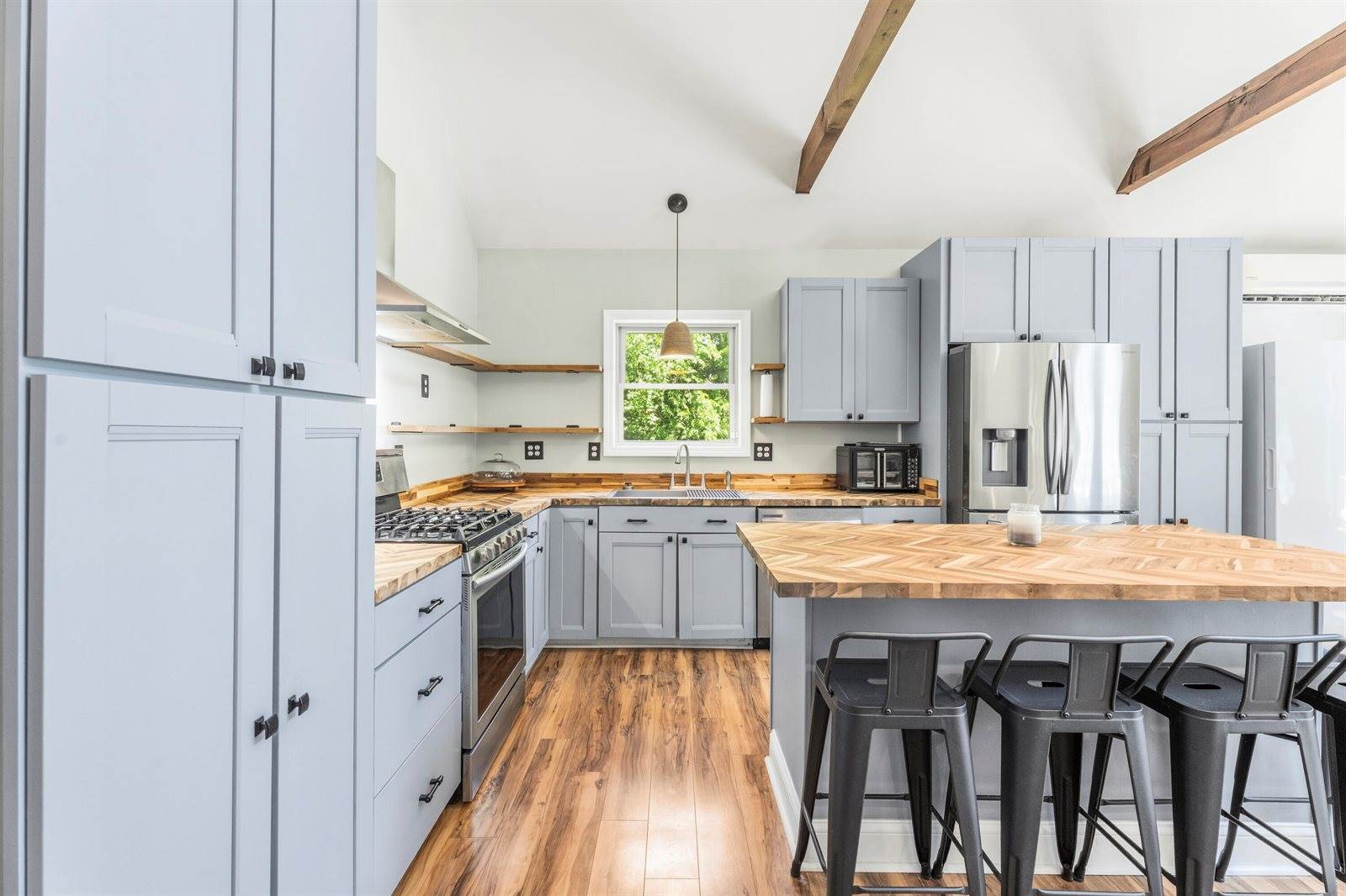 75 Marsh Road, Belfast, ME 04915