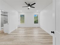 244 Quail Run Rd, Brandenburg, KY 40108
