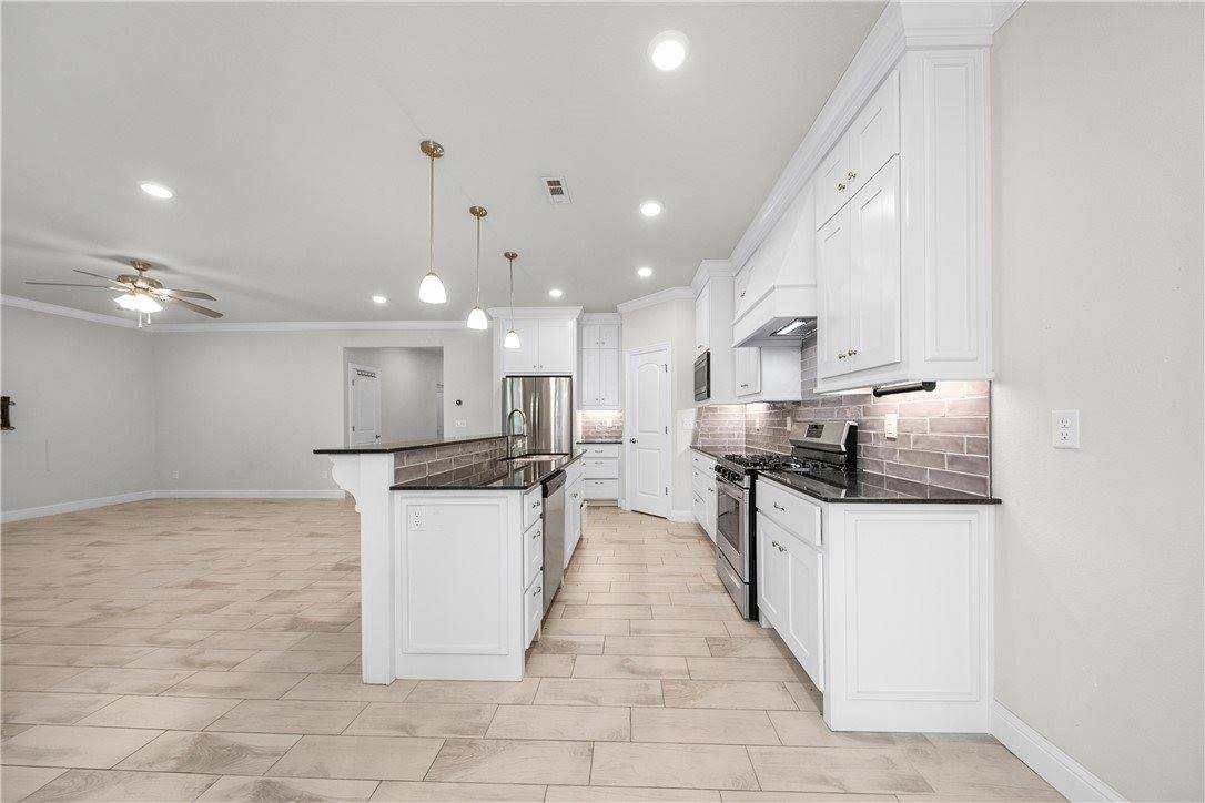 730 Winston Place, Centerton, AR 72719