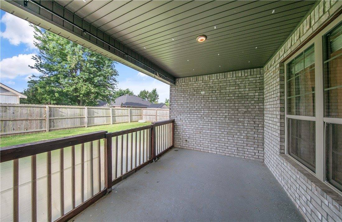 730 Winston Place, Centerton, AR 72719