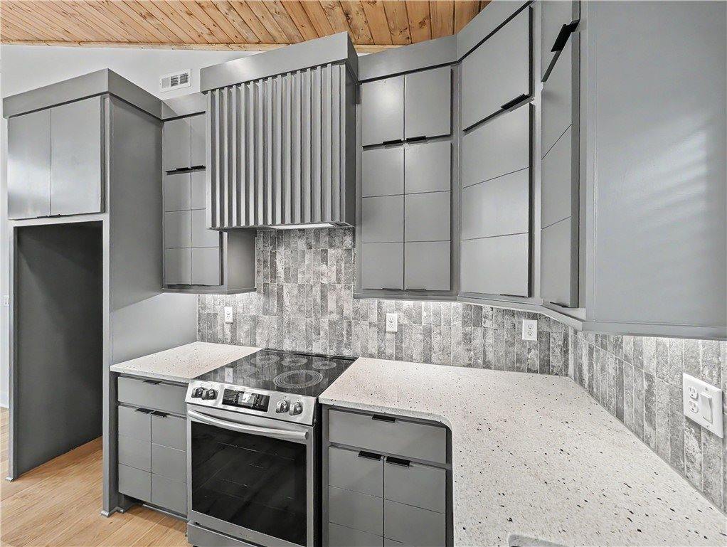 6 Francis Drive, Bella Vista, AR 72715
