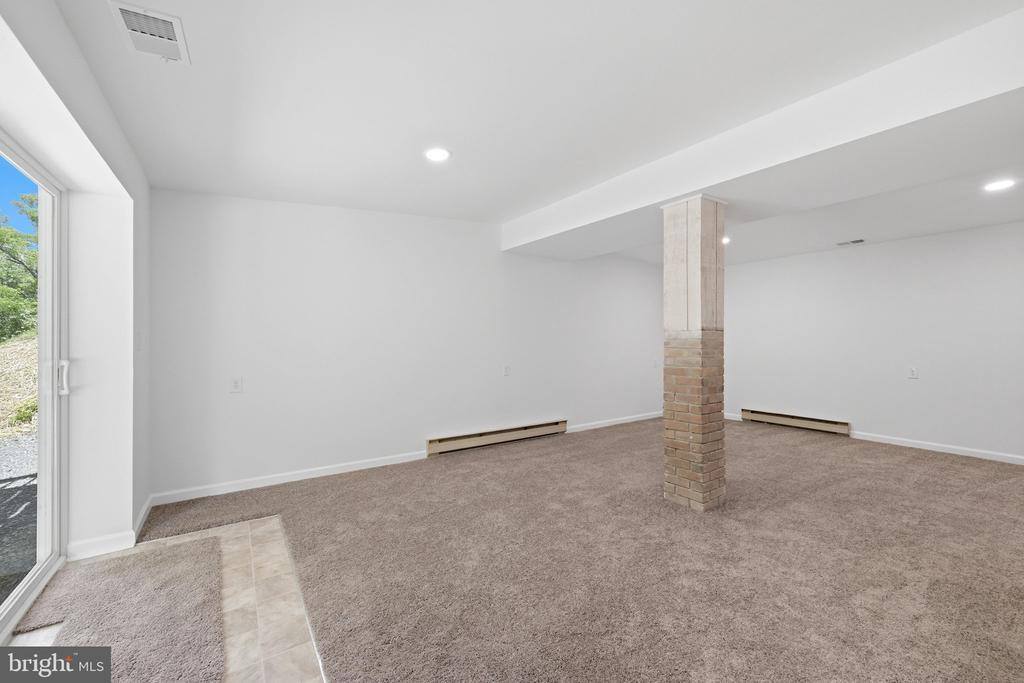 1355 Perry, Winchester, VA 22602