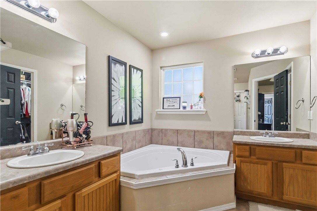 108 Oakley Street, Pea Ridge, AR 72751