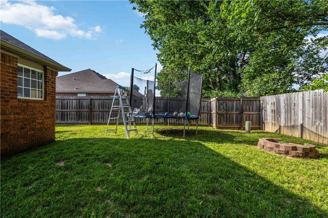 108 Oakley Street, Pea Ridge, AR 72751