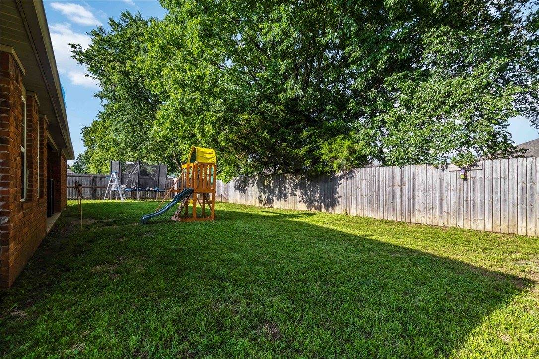 108 Oakley Street, Pea Ridge, AR 72751