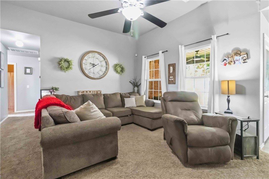 108 Oakley Street, Pea Ridge, AR 72751