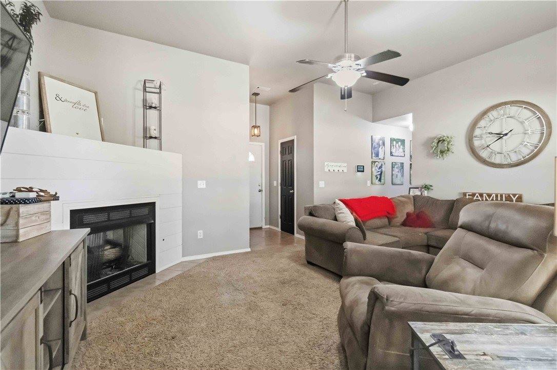 108 Oakley Street, Pea Ridge, AR 72751