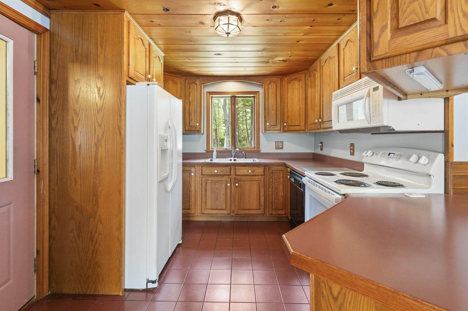 121 Eaton Ridge Drive, Holden, ME 04429