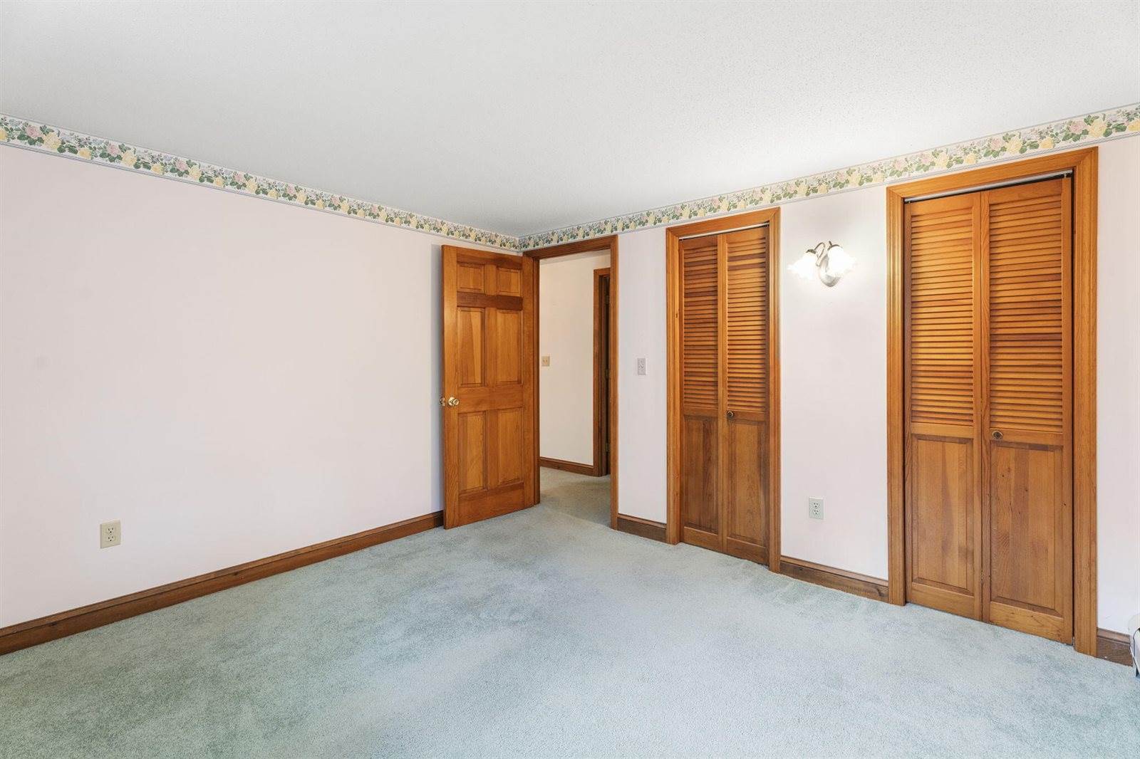 121 Eaton Ridge Drive, Holden, ME 04429