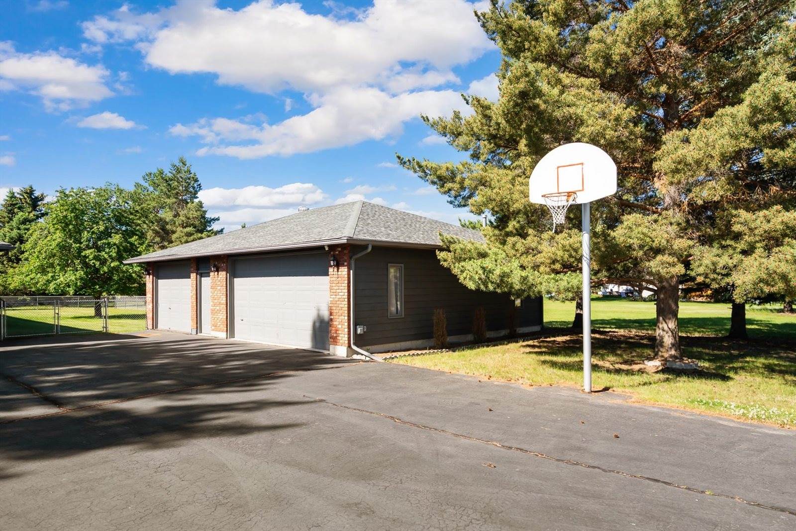 636 Country Way North, Kalispell, MT 59901