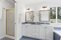 16725 SE Cohiba Ct, Damascus, OR 97089