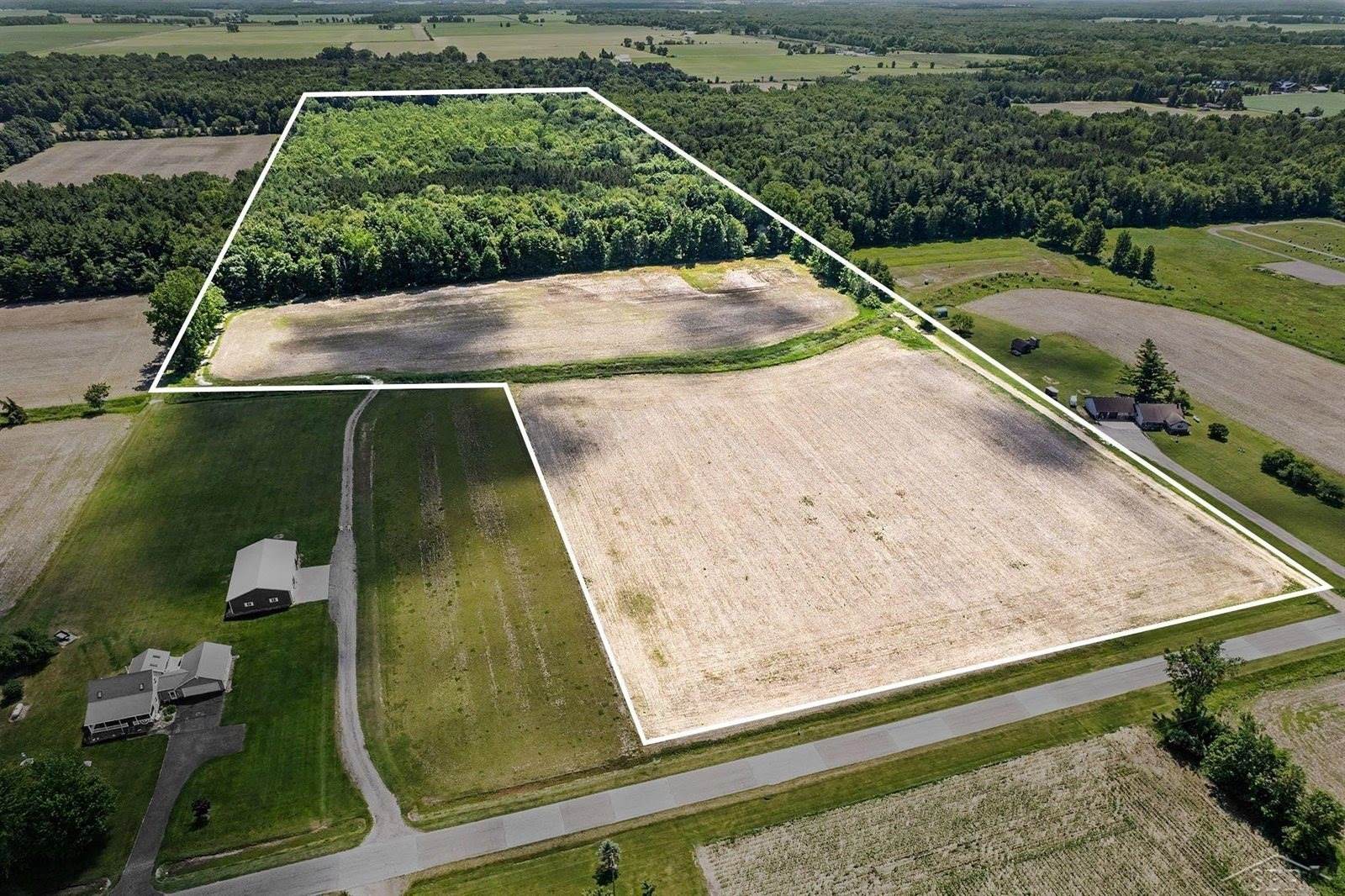 S Fenmore Road, Merrill, MI 48637