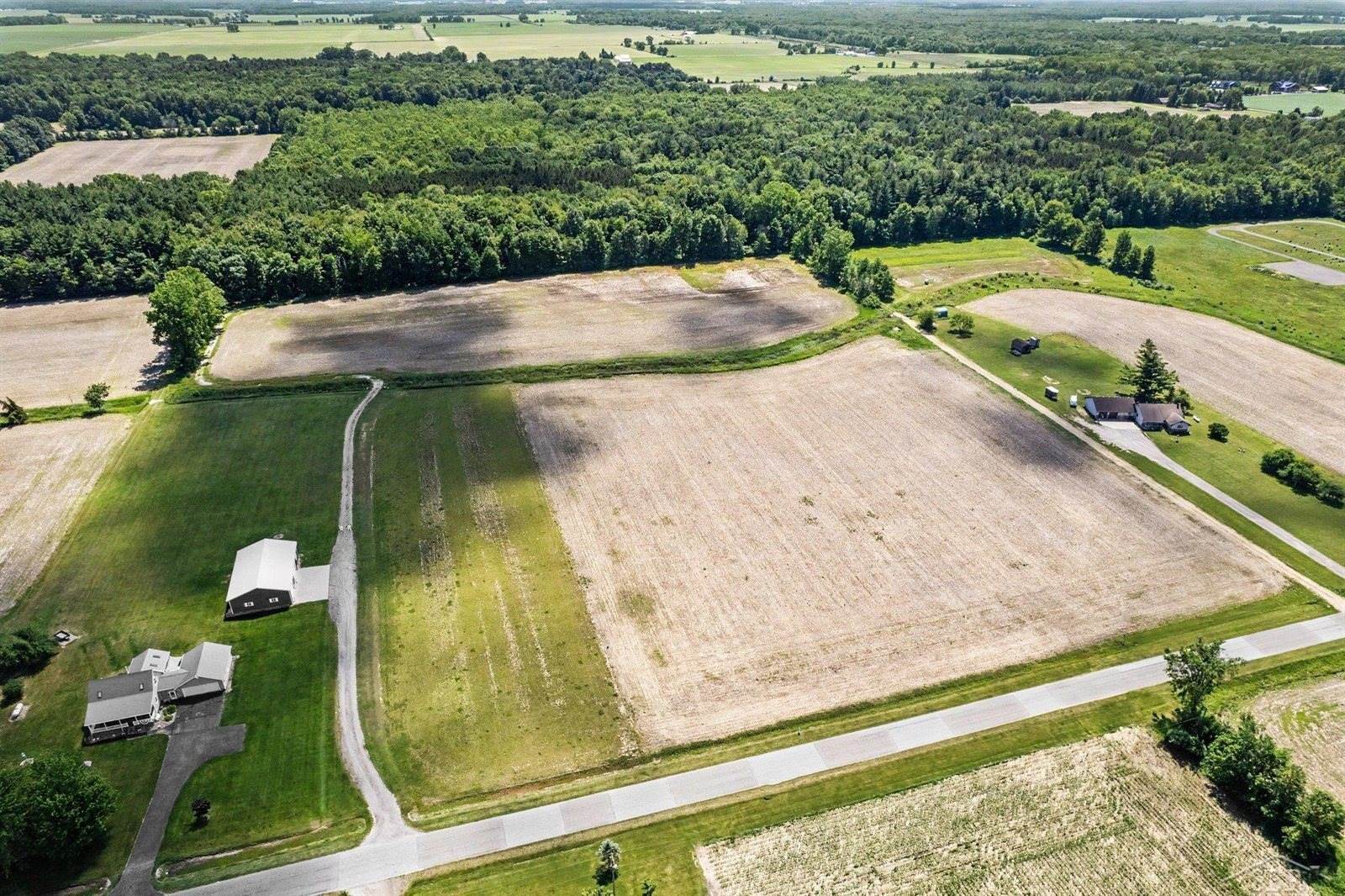 S Fenmore Road, Merrill, MI 48637