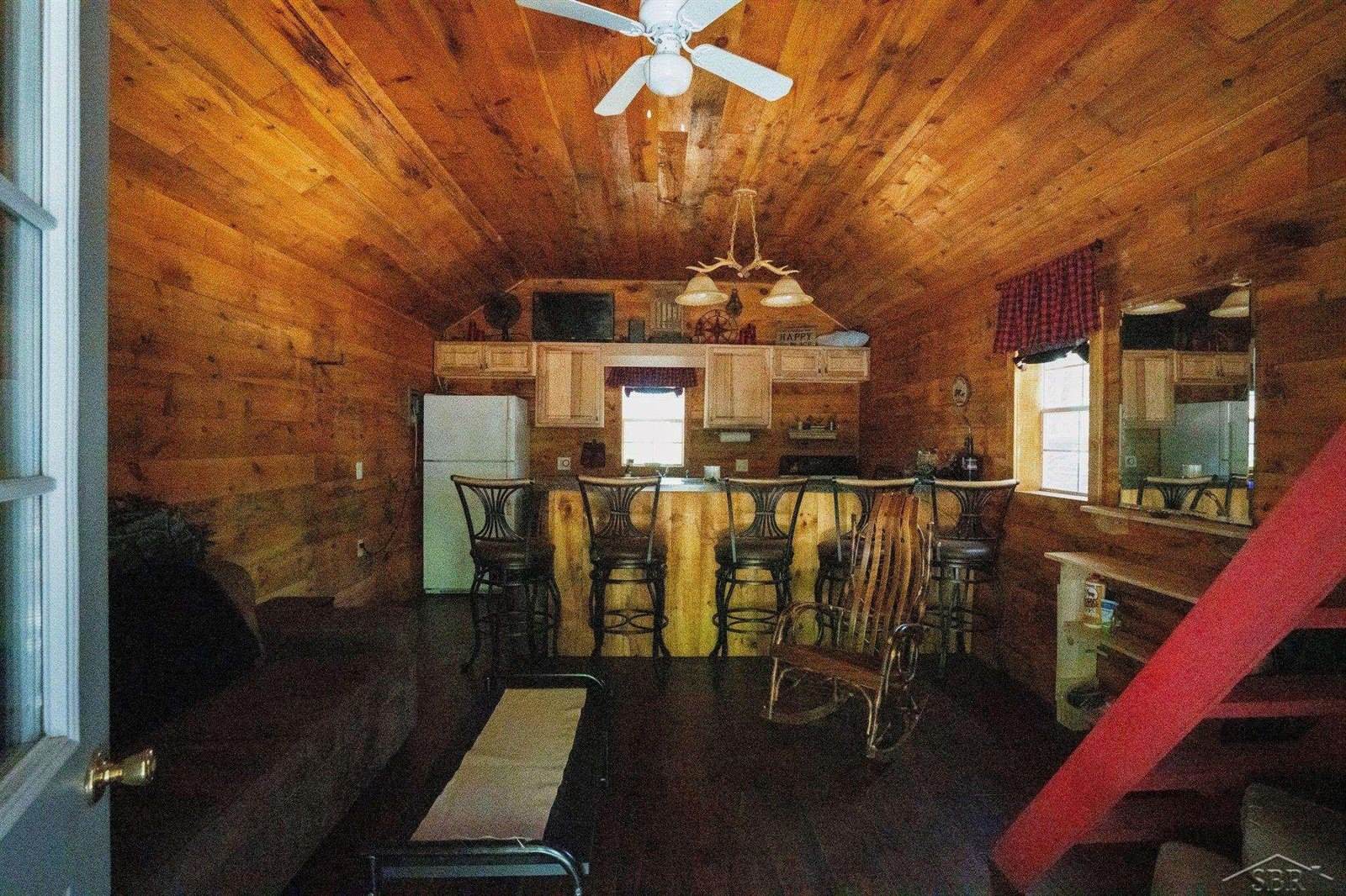 S Fenmore Road, Merrill, MI 48637