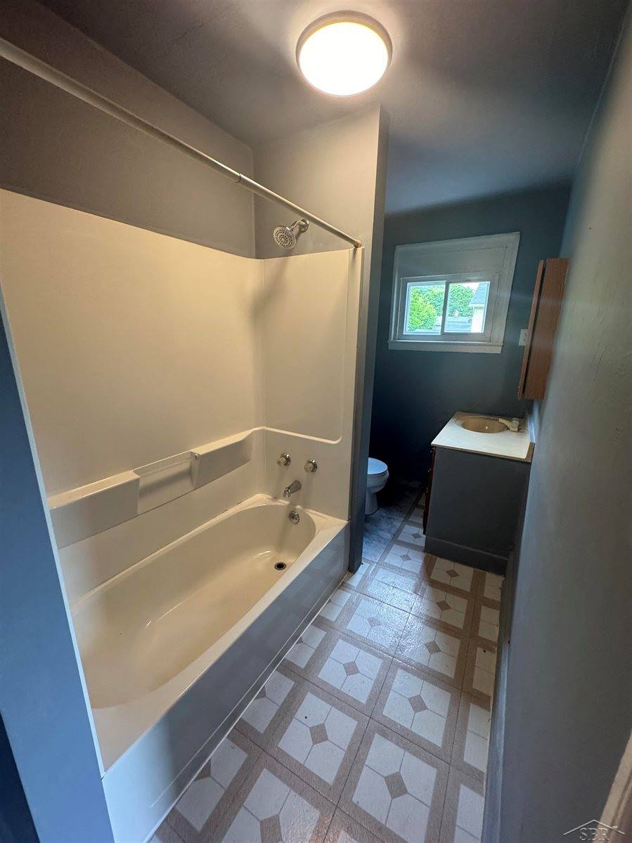 1002 Madison Avenue, Saginaw, MI 48602