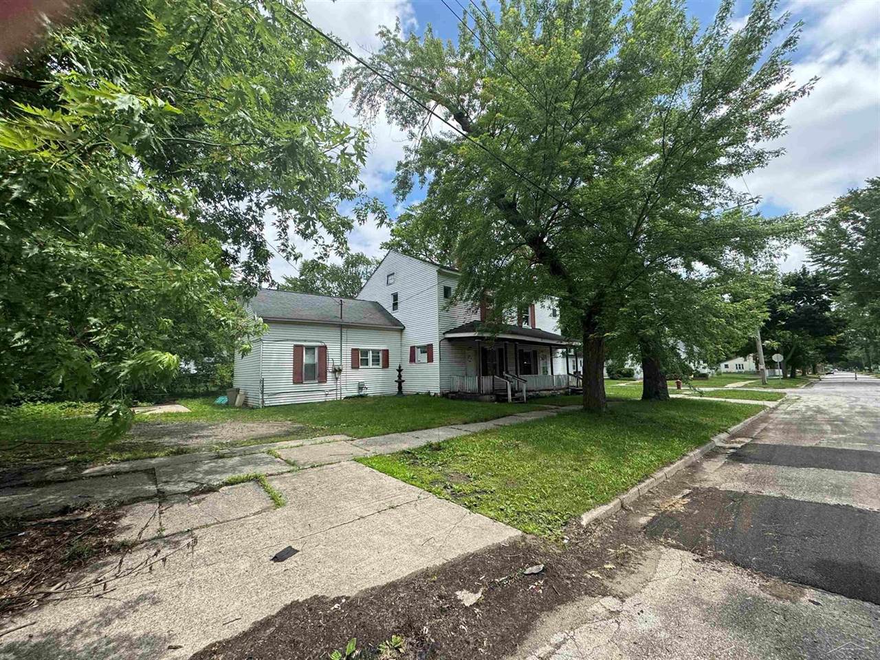 1002 Madison Avenue, Saginaw, MI 48602