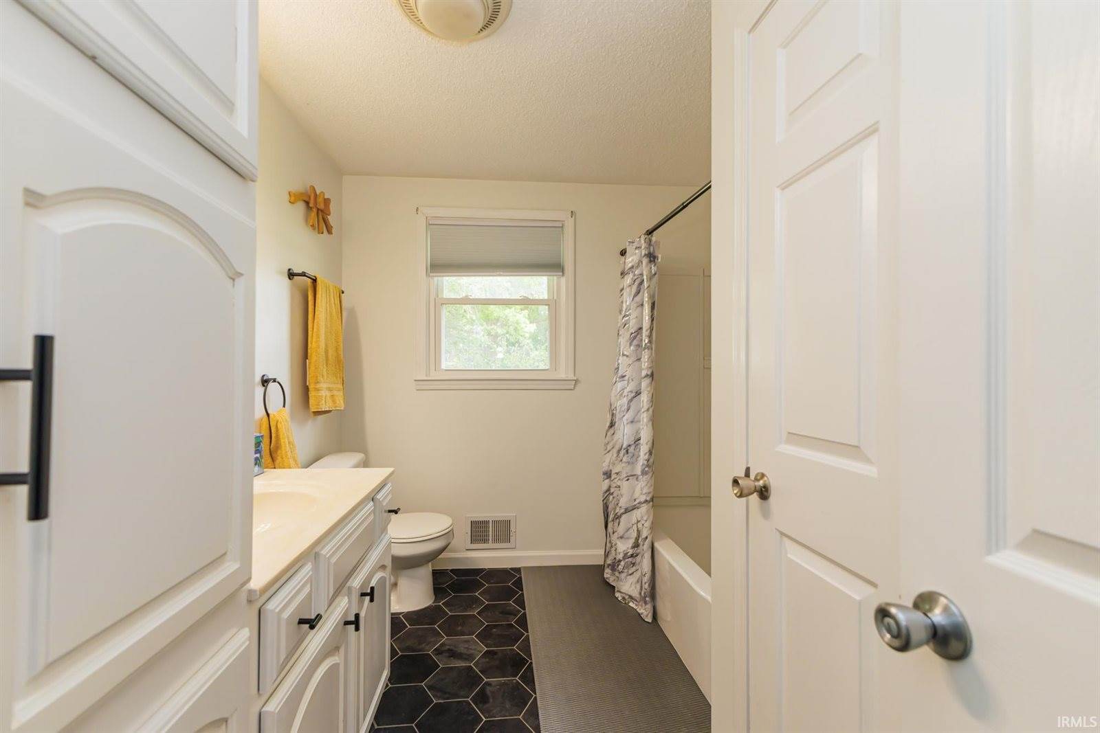 2106 N Cameron Road, Muncie, IN 47304