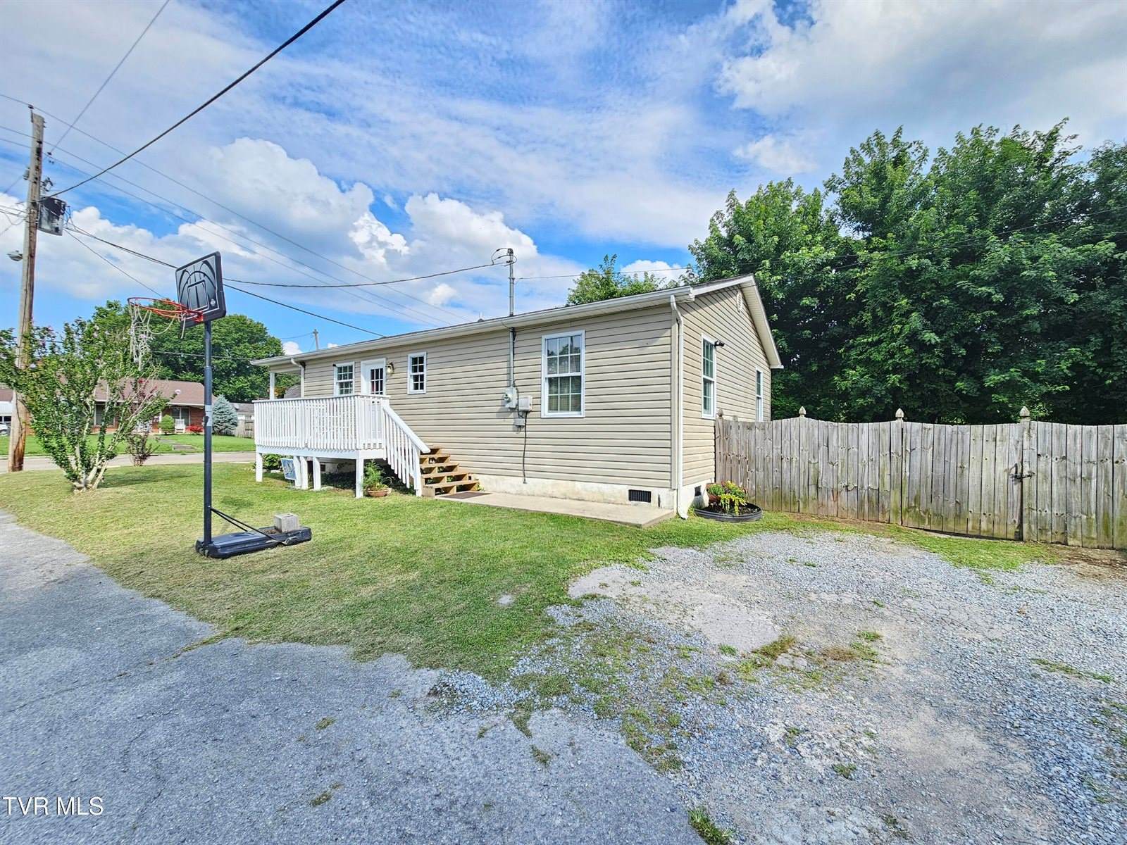 1002 East Sevier Avenue, Kingsport, TN 37660