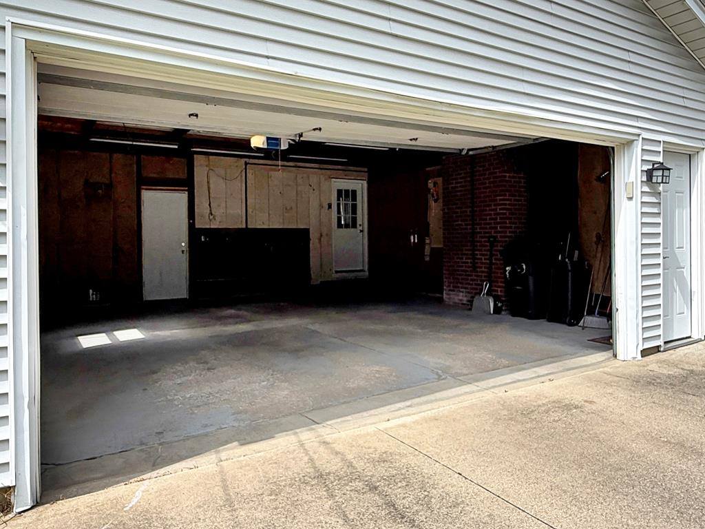 1008 Columbus Cir S, Ashland, OH 44805