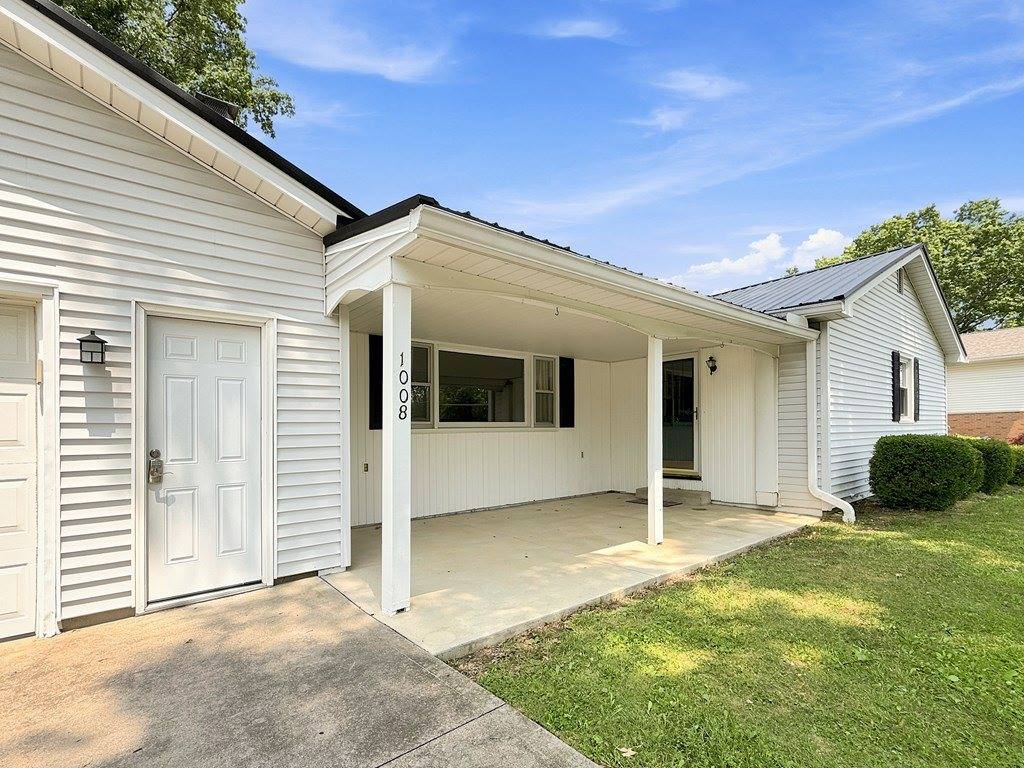 1008 Columbus Cir S, Ashland, OH 44805