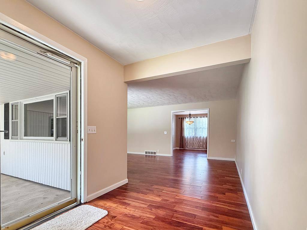 1008 Columbus Cir S, Ashland, OH 44805