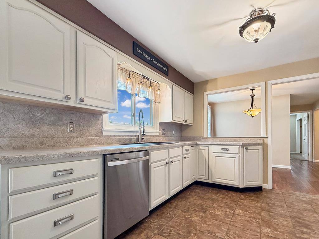 1008 Columbus Cir S, Ashland, OH 44805