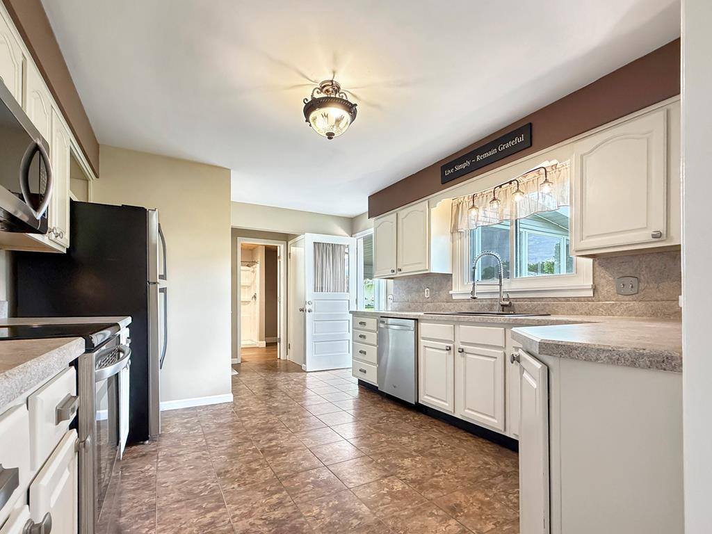 1008 Columbus Cir S, Ashland, OH 44805