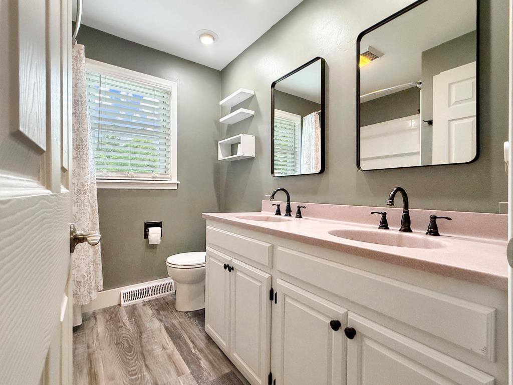 1008 Columbus Cir S, Ashland, OH 44805