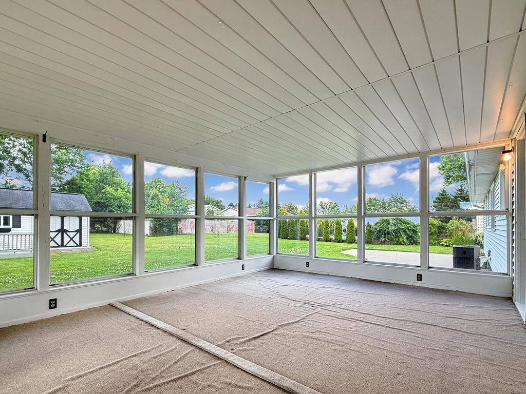 1008 Columbus Cir S, Ashland, OH 44805