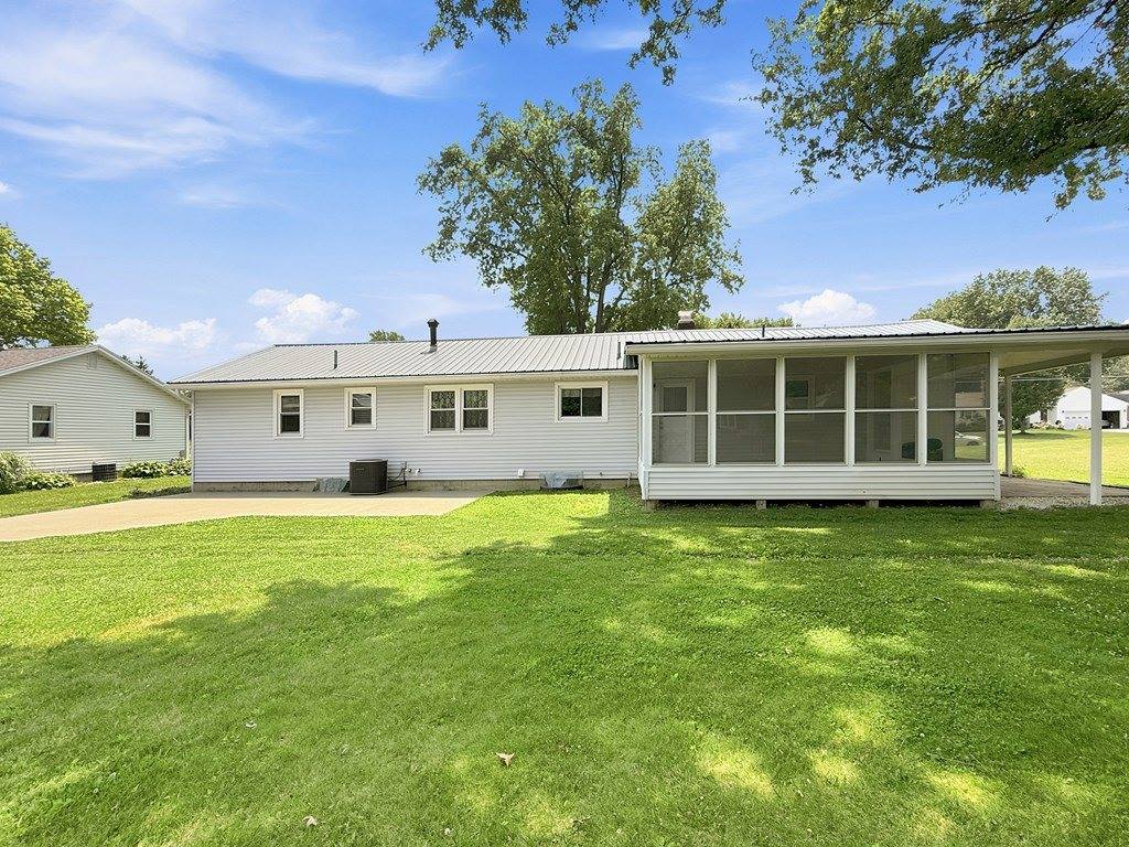 1008 Columbus Cir S, Ashland, OH 44805