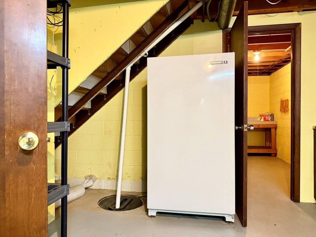 1008 Columbus Cir S, Ashland, OH 44805