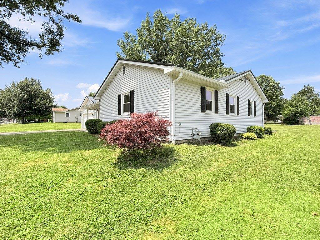 1008 Columbus Cir S, Ashland, OH 44805
