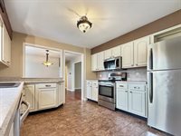 1008 Columbus Cir S, Ashland, OH 44805