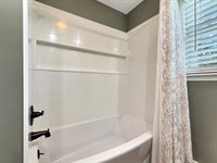 1008 Columbus Cir S, Ashland, OH 44805