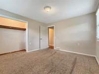 1008 Columbus Cir S, Ashland, OH 44805