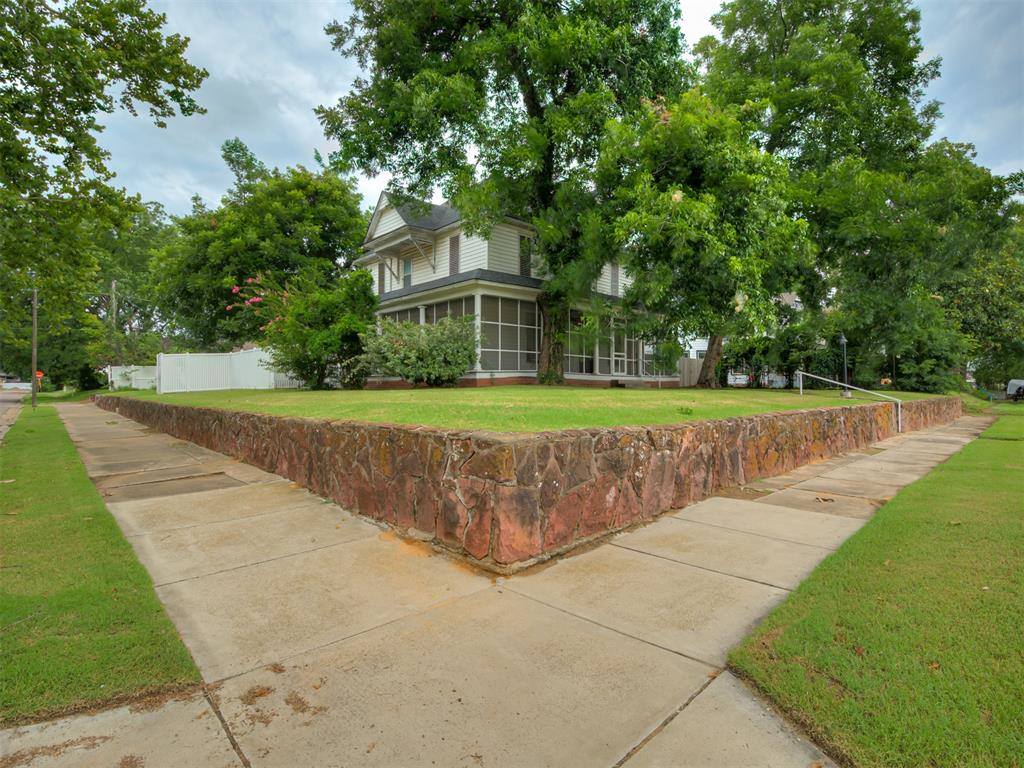 702 North Park Avenue, Shawnee, OK 74801