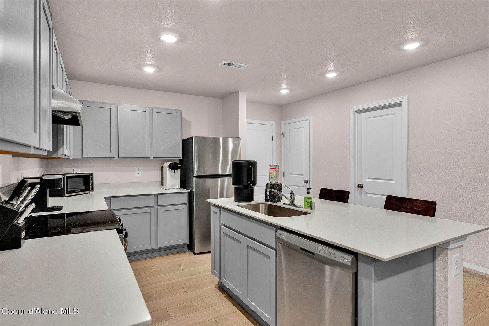 287 East Lupine Ln, Hayden, ID 83835