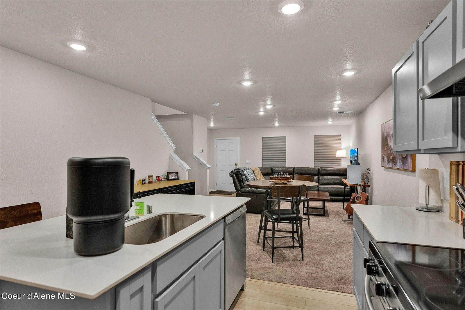 287 East Lupine Ln, Hayden, ID 83835