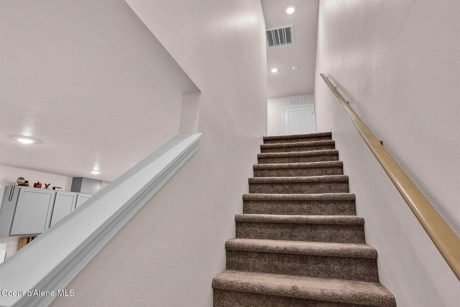 287 East Lupine Ln, Hayden, ID 83835