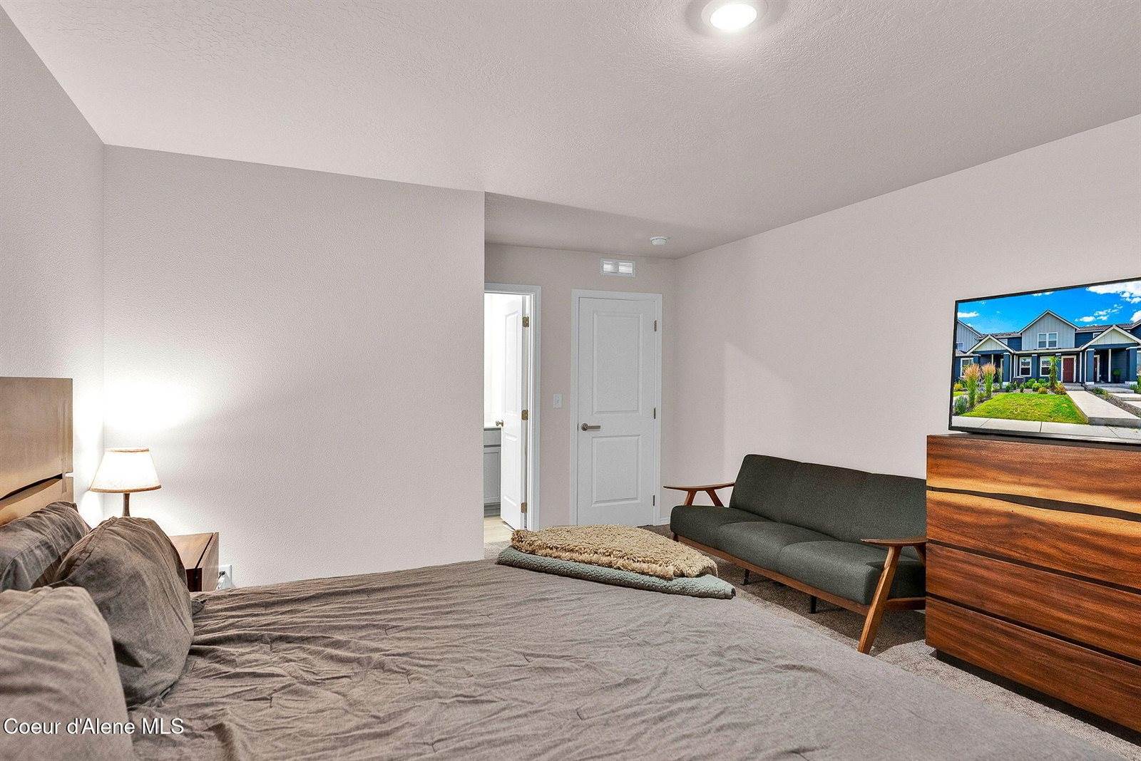 287 East Lupine Ln, Hayden, ID 83835