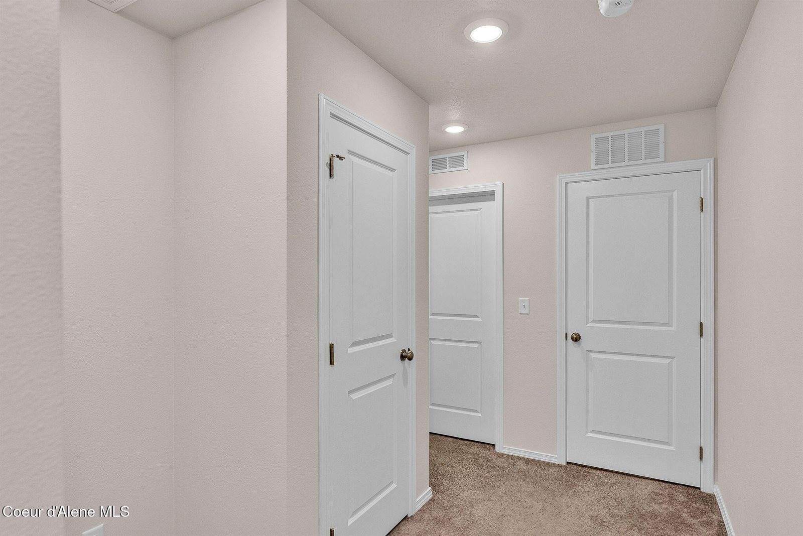 287 East Lupine Ln, Hayden, ID 83835