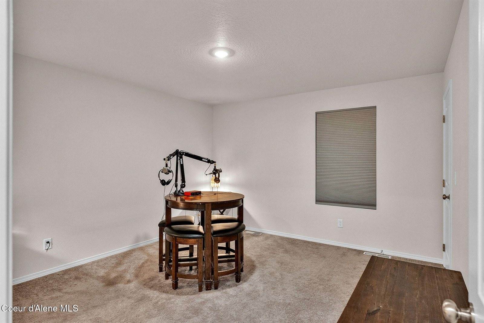 287 East Lupine Ln, Hayden, ID 83835