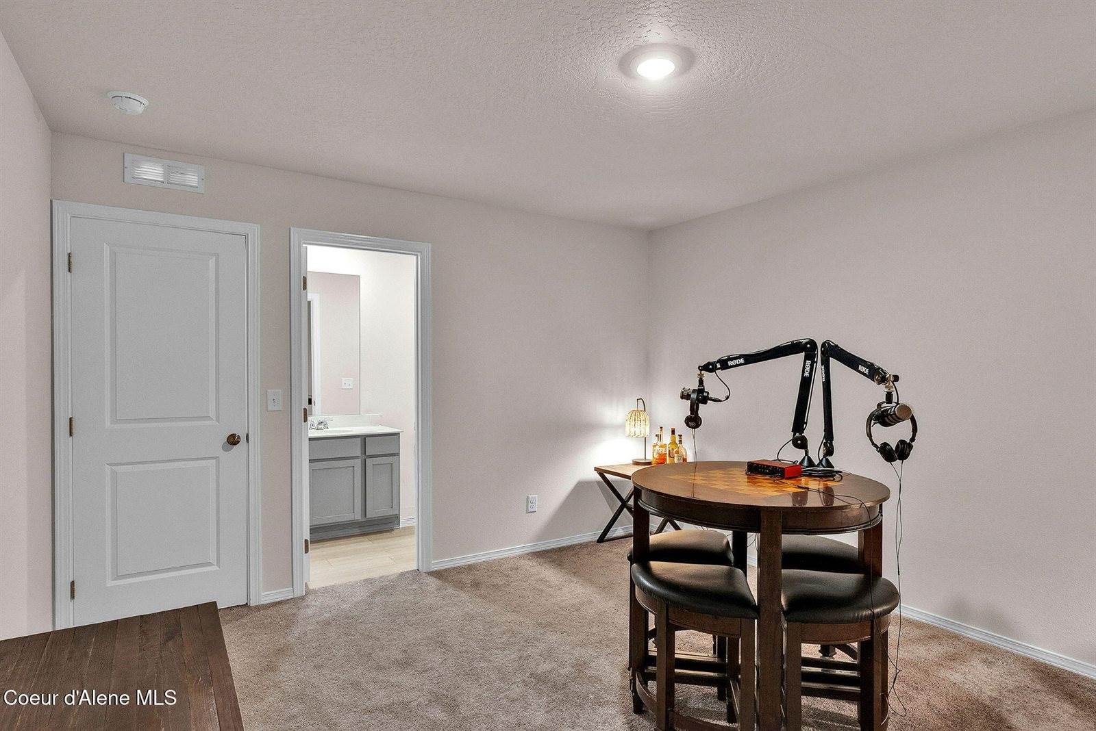 287 East Lupine Ln, Hayden, ID 83835