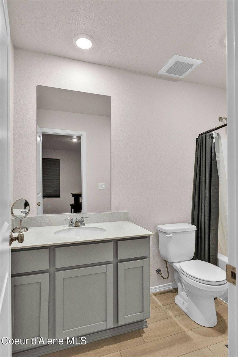 287 East Lupine Ln, Hayden, ID 83835