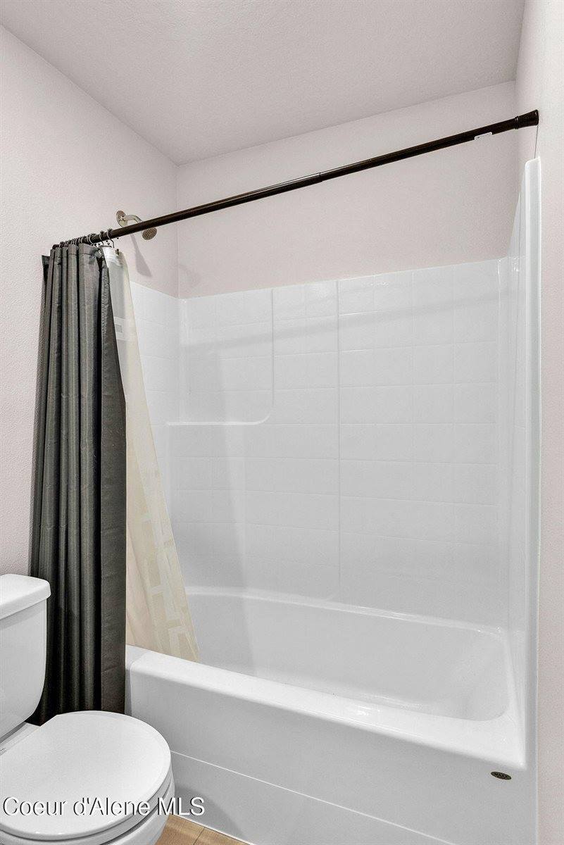 287 East Lupine Ln, Hayden, ID 83835