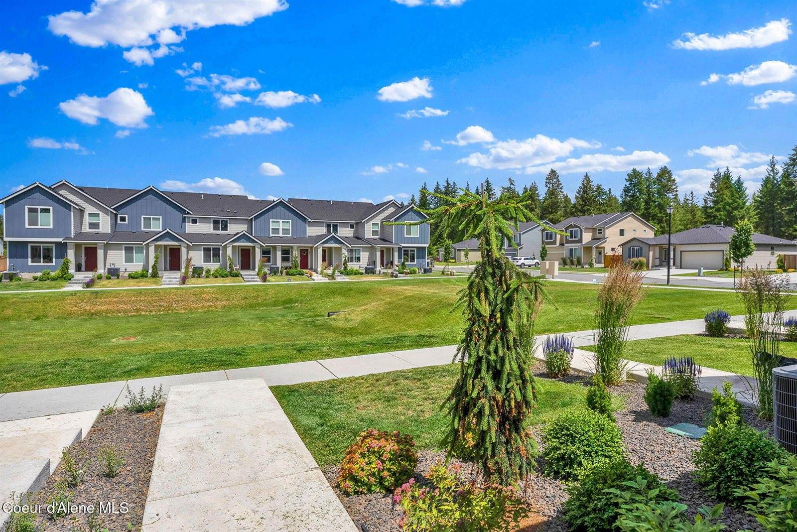 287 East Lupine Ln, Hayden, ID 83835
