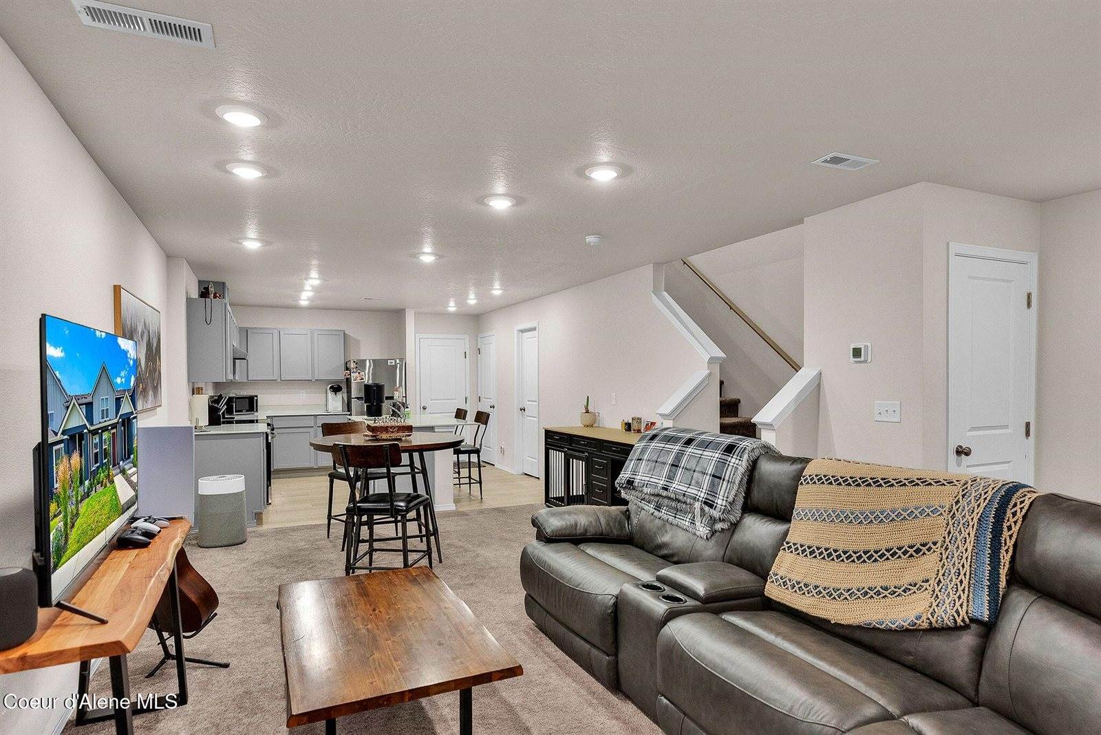 287 East Lupine Ln, Hayden, ID 83835