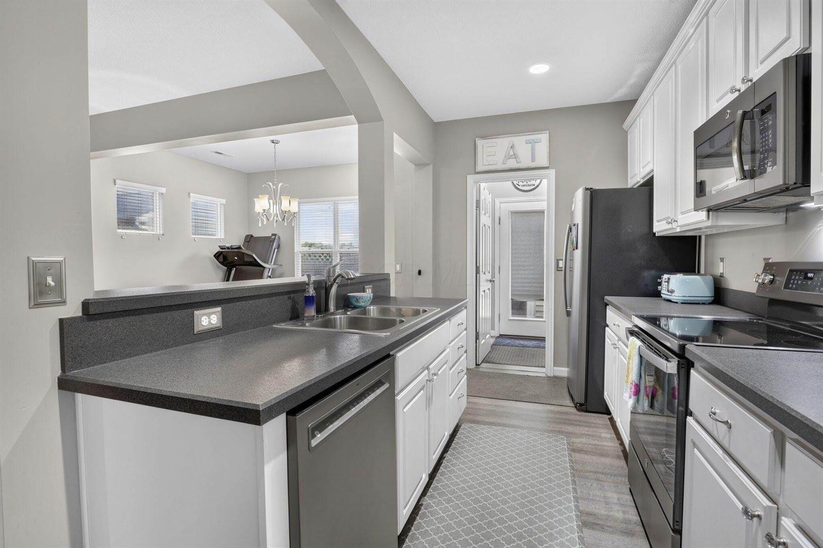 7911 Ashenden Drive, Blacklick, OH 43004
