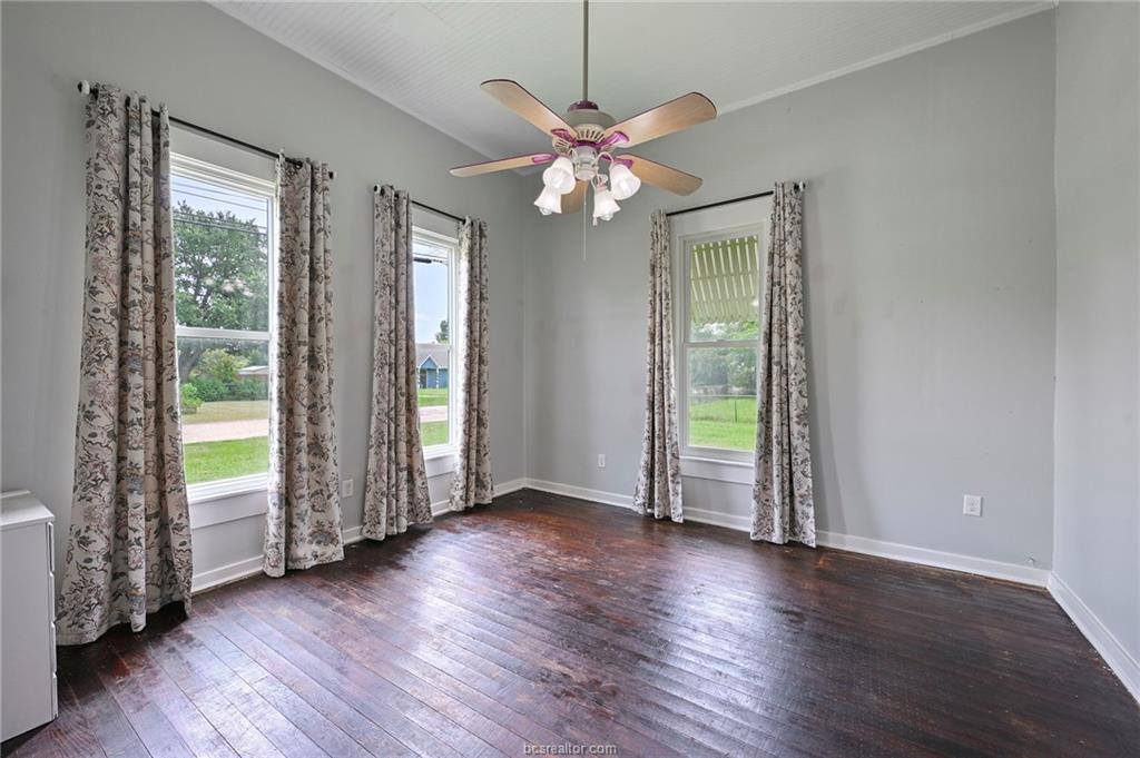 326 5th Street, Somerville, TX 77879