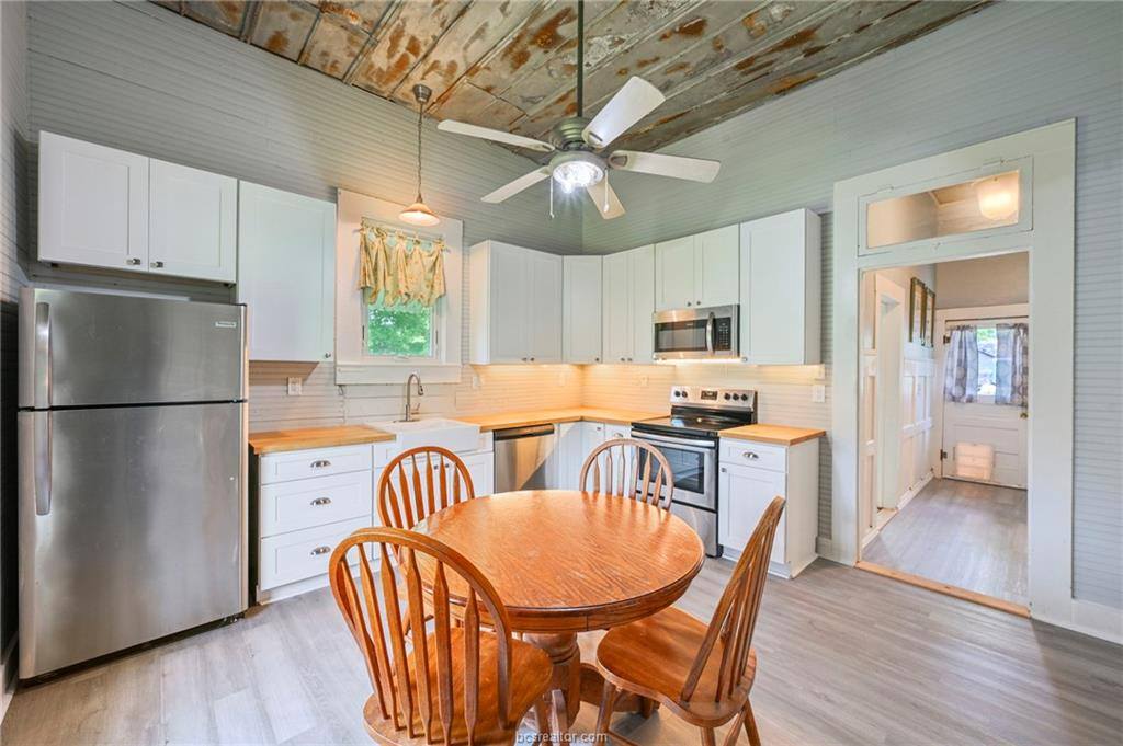 326 5th Street, Somerville, TX 77879